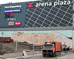Átadás előtt az Arena Plaza