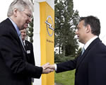 Orbán Viktor alapozta meg az új Opel-gyárat
